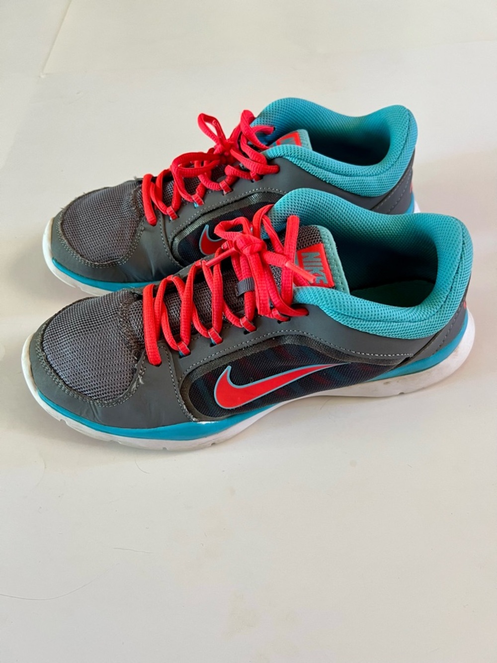 Nike Training Size 8.5 Gray Blue Pink Running Shoes Athletic Flex Trainer 4